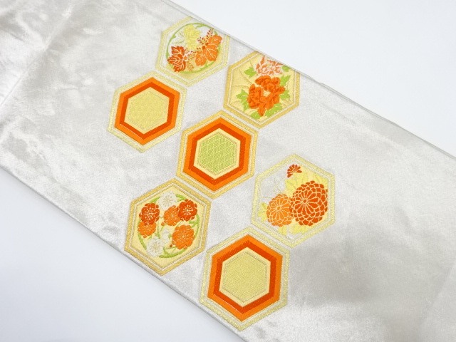 亀甲に菊・牡丹・梅模様織り出し　名古屋帯